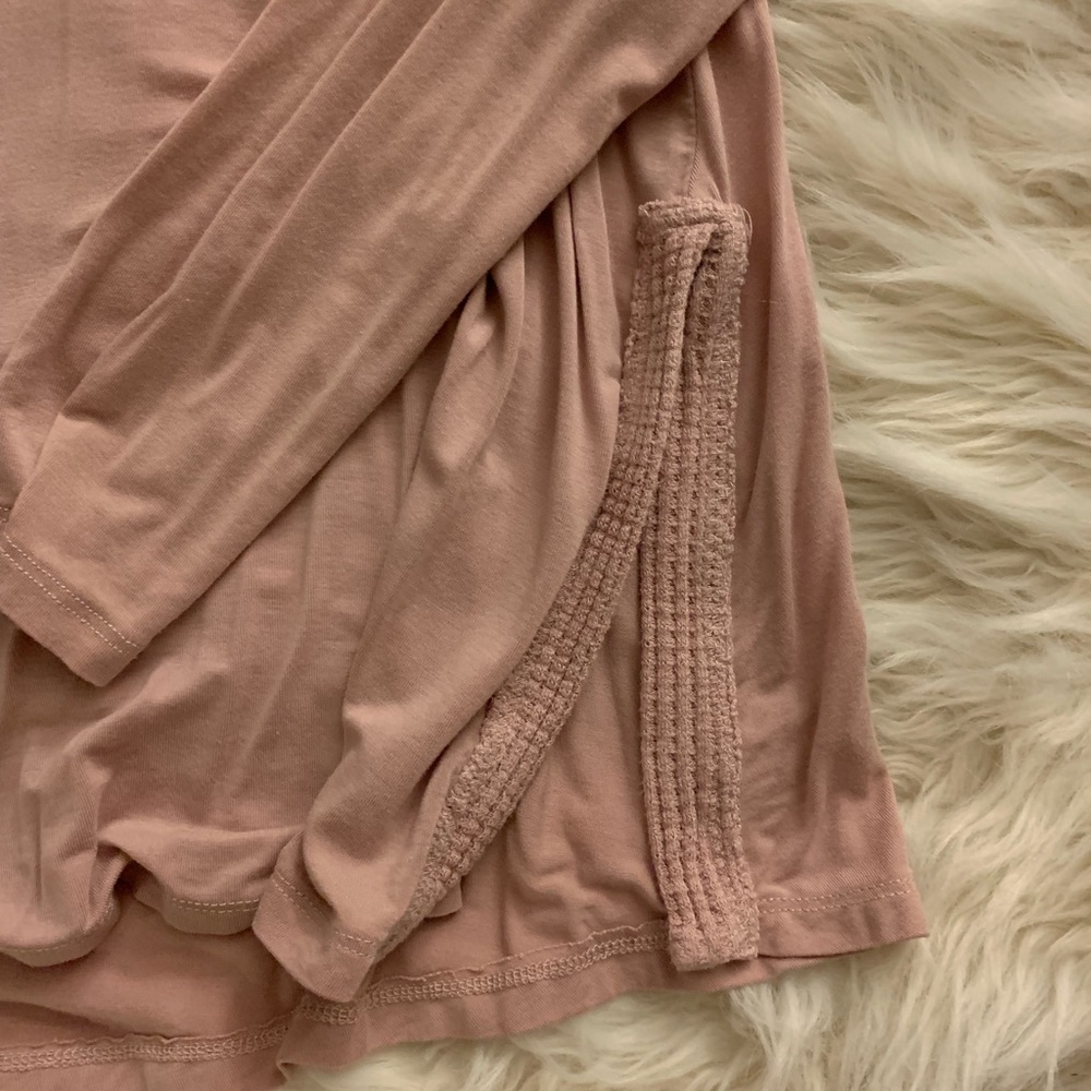light pink long sleeve top - Picture 3 of 4